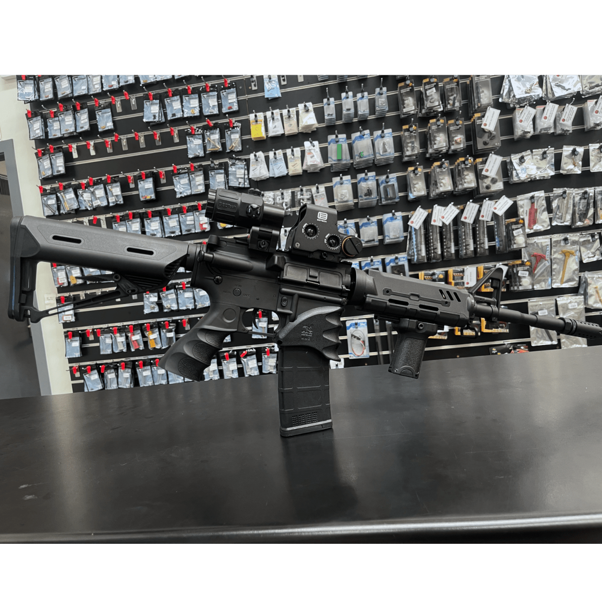 „MOE's Tavern“ Custom AEG M4 Gel Blaster
