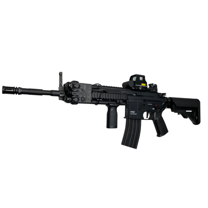 Maßgeschneiderter taktischer Gel-Blaster „416D“.