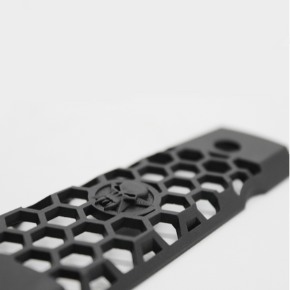 We Tech 1911 Hex Cut Grip – Schwarz